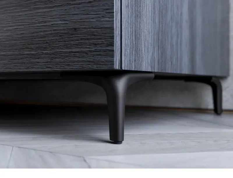 Nohy, kolieska, klzáky